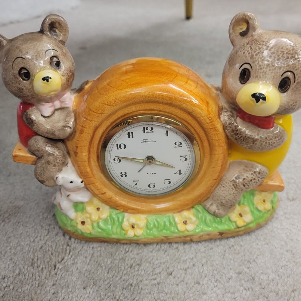 Vintage Ceramic Bear Mantle Table Clock Made In Japan